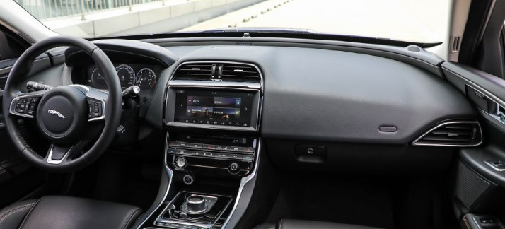 與寶馬3系一較高下,全新捷豹XEL震撼來(lái)襲(圖4) 與寶馬3系一較高下,全新捷豹XEL震撼來(lái)襲(圖4)