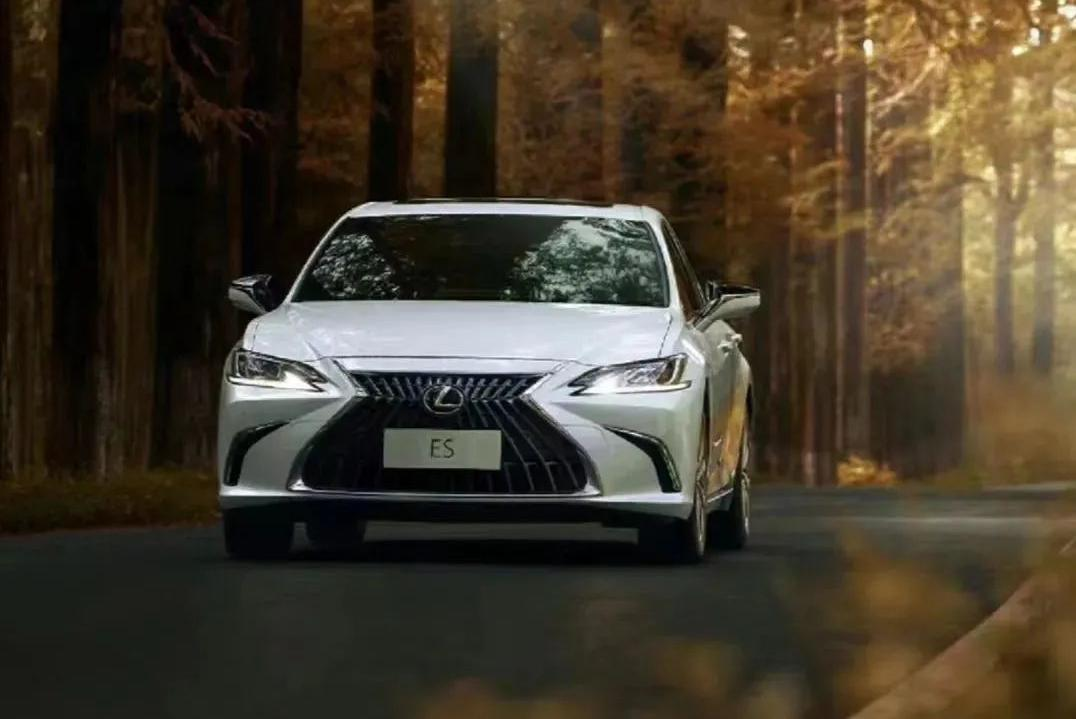 年(nián)少不知淩志香!要沖就(jiù)沖ES260!嘎嘎香