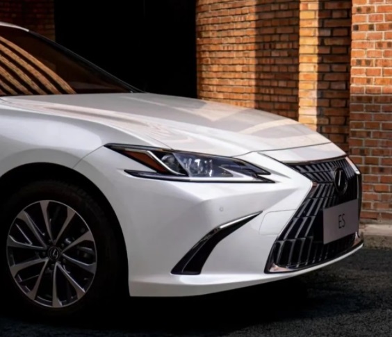 年(nián)少不知淩志香!要沖就(jiù)沖ES260!嘎嘎香(圖2) 年(nián)少不知淩志香!要沖就(jiù)沖ES260!嘎嘎香(圖2)