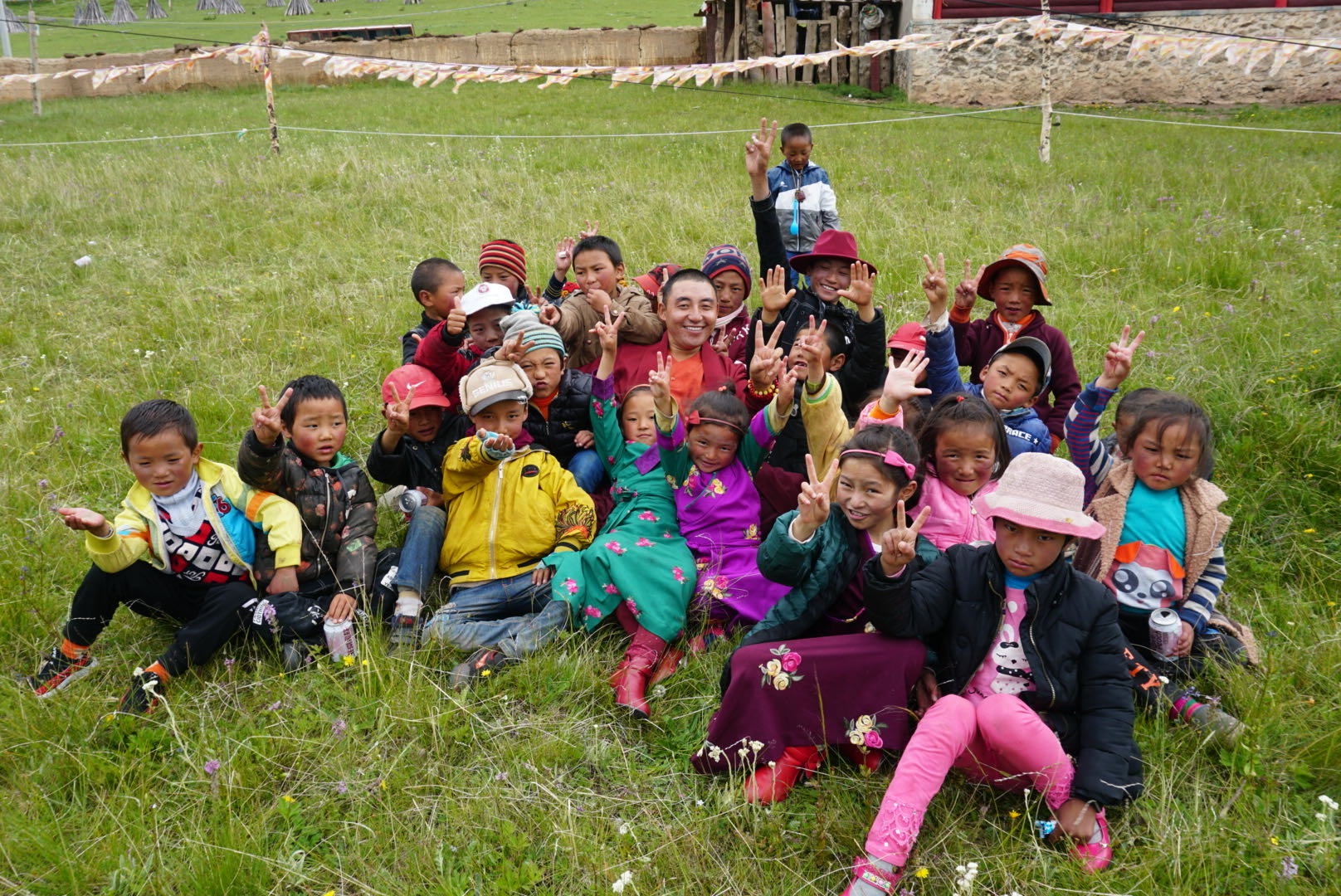 鴻粵公益回顧丨家國(guó)同歡月同圓 溫暖滿載甘孜州(圖14) 鴻粵公益回顧丨家國(guó)同歡月同圓 溫暖滿載甘孜州(圖14)