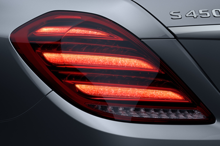 S級轎車(圖4) S級轎車(圖4)