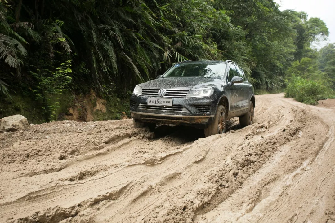 這是一封勇者英雄帖 夠優秀請(qǐng)亮劍 | 途銳越野試駕會火(huǒ)熱(rè)招募中(圖8) 這是一封勇者英雄帖 夠優秀請(qǐng)亮劍 | 途銳越野試駕會火(huǒ)熱(rè)招募中(圖8)