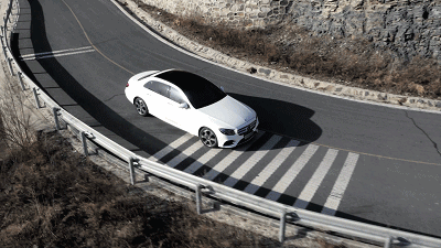 智者,大(dà)成丨新款梅賽德斯-奔馳E級車煥“芯”上市 再領豪華行政座駕典範(圖4) 智者,大(dà)成丨新款梅賽德斯-奔馳E級車煥“芯”上市 再領豪華行政座駕典範(圖4)