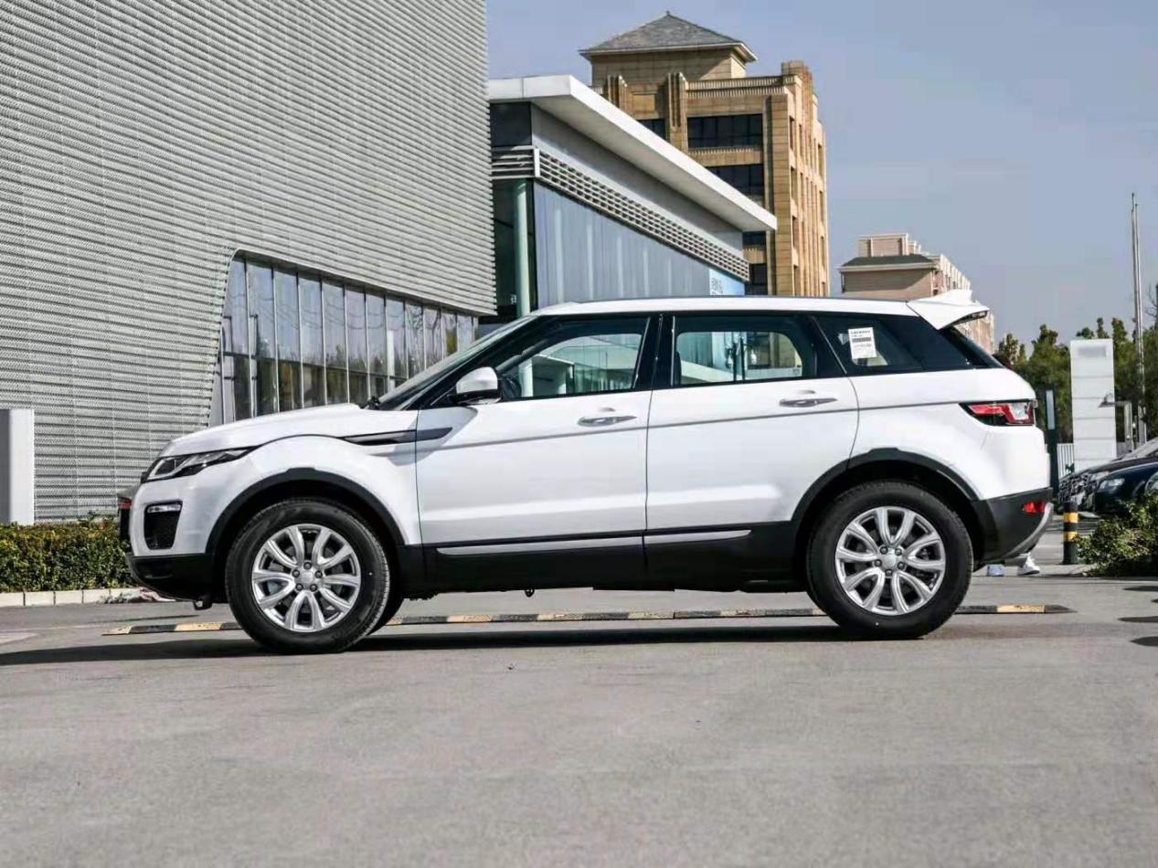 引爆你(nǐ)的駕駛欲望,路(lù)虎攬勝極光(guāng)7秒破百,你(nǐ)還(hái)在等什麽