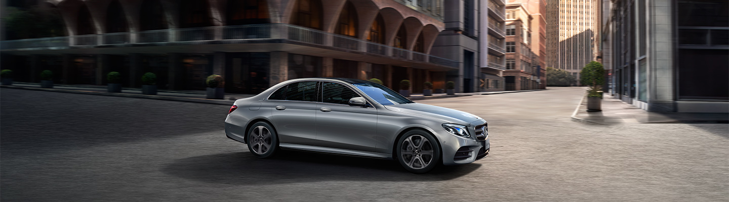 長軸距E級運動轎車(圖1) 長軸距E級運動轎車(圖1)