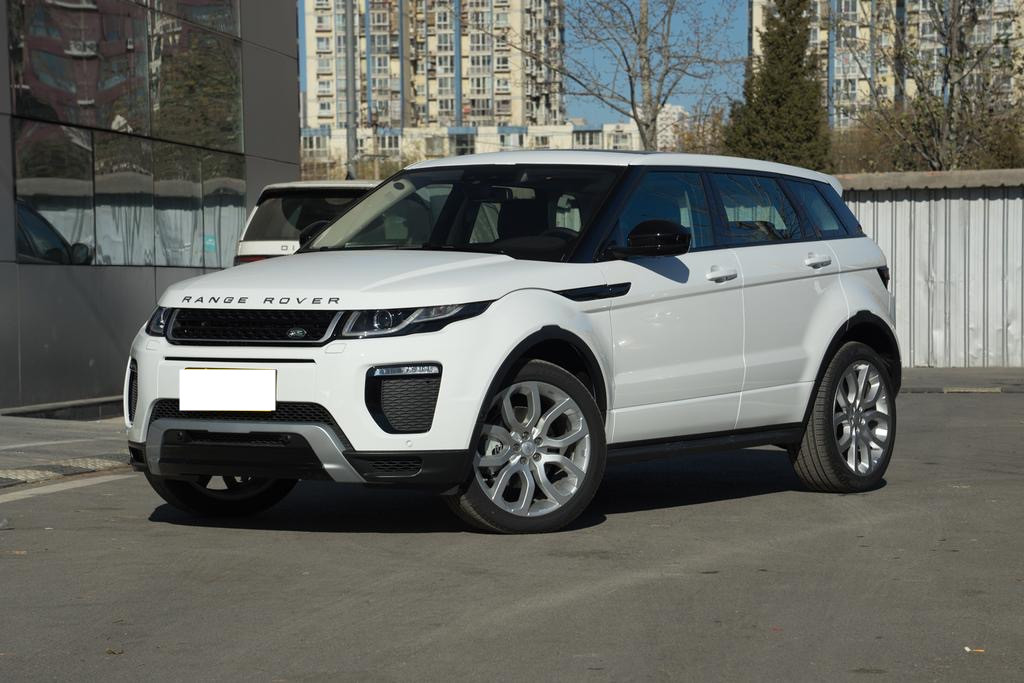 聽說(shuō)你(nǐ)還(hái)要買奧迪Q5,路(lù)虎攬勝極光(guāng)才是你(nǐ)的專屬SUV(圖2) 聽說(shuō)你(nǐ)還(hái)要買奧迪Q5,路(lù)虎攬勝極光(guāng)才是你(nǐ)的專屬SUV(圖2)