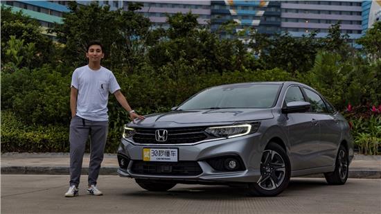 越級空間+大(dà)“沙發” 東風(fēng)本田享域新車(圖7) 越級空間+大(dà)“沙發” 東風(fēng)本田享域新車(圖7)